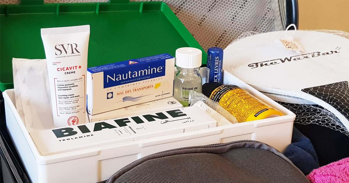 Préparer la trousse à pharmacie idéale pour un voyage